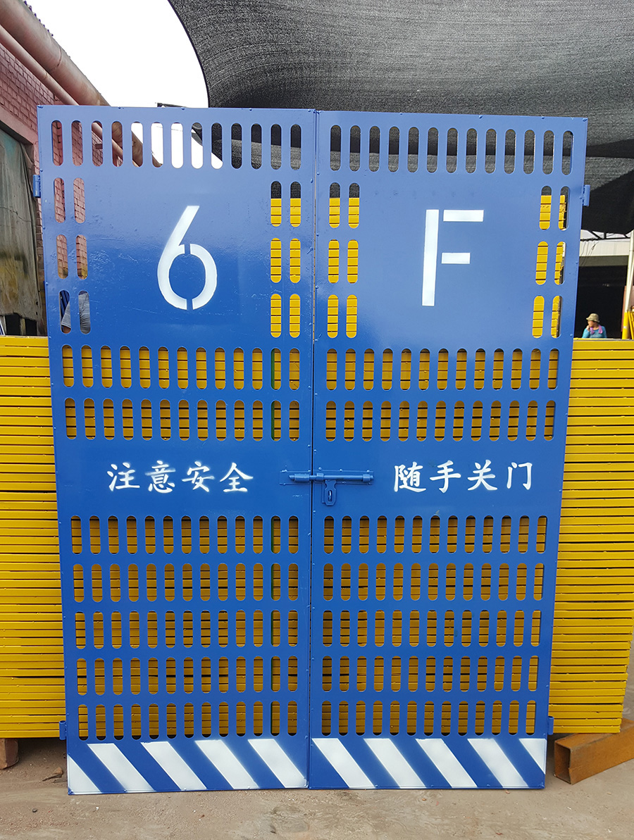電梯安全門(mén)在什么地方安裝使用